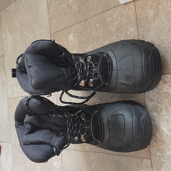 Weatherproof thinsulate boots